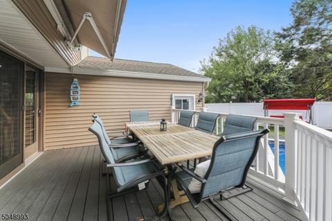 644 Victoria Ave, Paramus, NJ 07652 photo 10