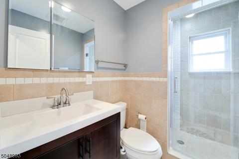 644 Victoria Ave, Paramus, NJ 07652 photo 22