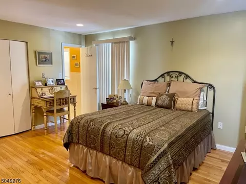 16 Julia Ter, Dover, NJ 07801 photo 9