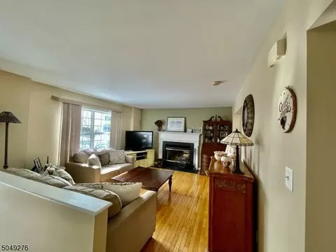 16 Julia Ter, Dover, NJ 07801 photo 3