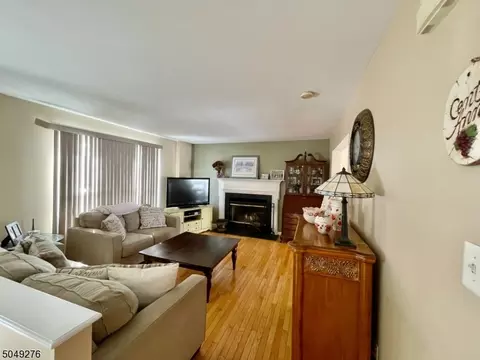 16 Julia Ter, Dover, NJ 07801 photo 4