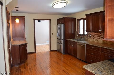 368 Valley Rd, Wayne, NJ 07470 photo 5