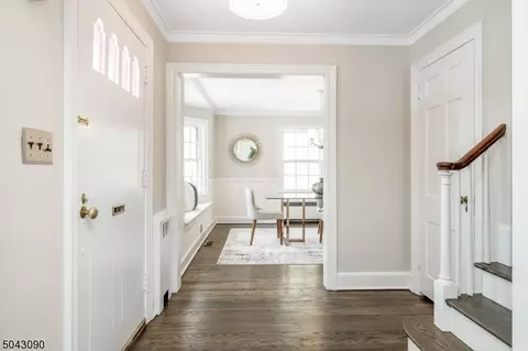 36 Windsor Pl, Montclair, NJ 07043 photo 4