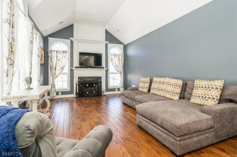 6 Stratton Ct, Hackettstown, NJ 07840 photo 5