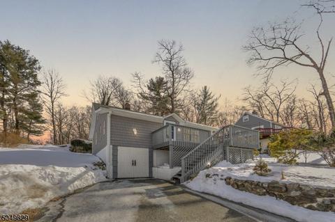 1 Oak St, Wanaque Boro, NJ 07420 photo 2