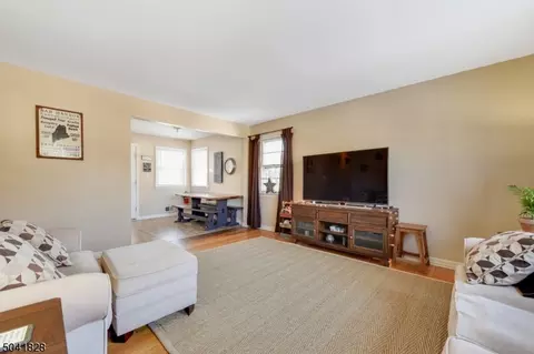 489 Lyons Rd, Bernards Twp, NJ 07920 photo 4