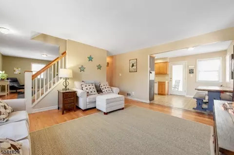 489 Lyons Rd, Bernards Twp, NJ 07920 photo 3