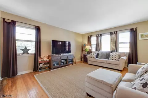 489 Lyons Rd, Bernards Twp, NJ 07920 photo 5