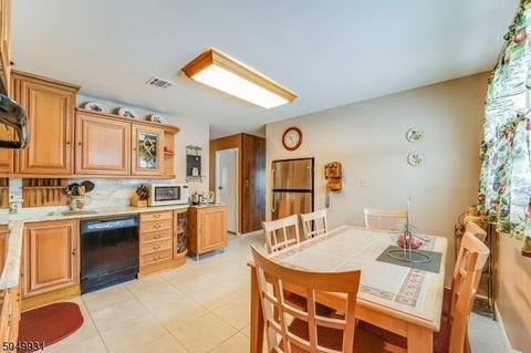 5 Mohawk Ave, Middlesex, NJ 08846 photo 9