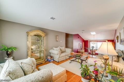 5 Mohawk Ave, Middlesex, NJ 08846 photo 5