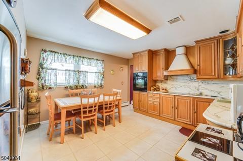 5 Mohawk Ave, Middlesex, NJ 08846 photo 8