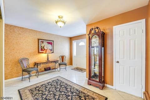 5 Mohawk Ave, Middlesex, NJ 08846 photo 3