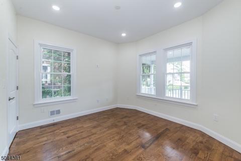 82 Christopher St, Montclair, NJ 07042 photo 10