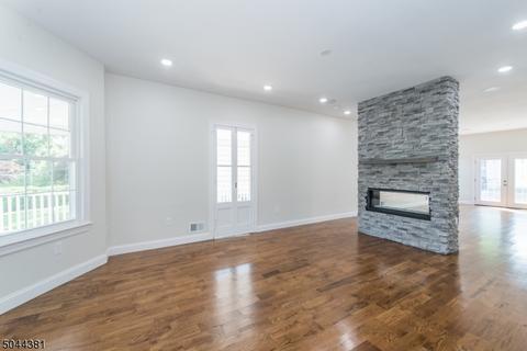 82 Christopher St, Montclair, NJ 07042 photo 9