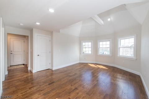 82 Christopher St, Montclair, NJ 07042 photo 20