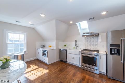 82 Christopher St, Montclair, NJ 07042 photo 21