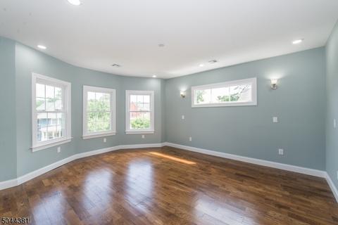 82 Christopher St, Montclair, NJ 07042 photo 15