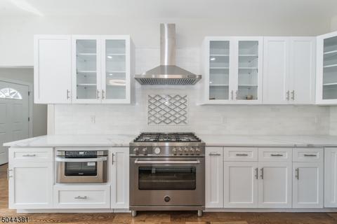 82 Christopher St, Montclair, NJ 07042 photo 5