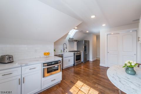 82 Christopher St, Montclair, NJ 07042 photo 22