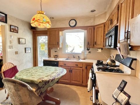 59 Lake Dr, Wayne, NJ 07470 photo 4