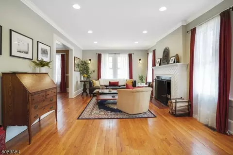 39 Myrtle Ave, Millburn, NJ 07041 photo 3