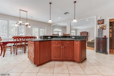 47 Ackerman St, Waldwick, NJ 07463 photo 9