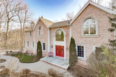 47 Ackerman St, Waldwick, NJ 07463 photo 2