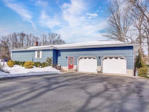 81 Webster Dr, Wayne, NJ 07470 photo 3