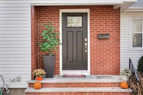5 Linden Rd, Wayne, NJ 07470 photo 2