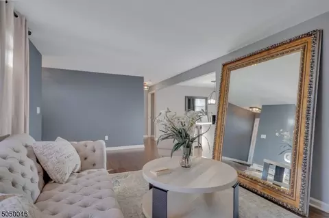 5 Linden Rd, Wayne, NJ 07470 photo 4