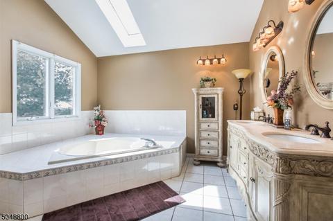 4 Fox Boro Rd, Wayne, NJ 07470 photo 15