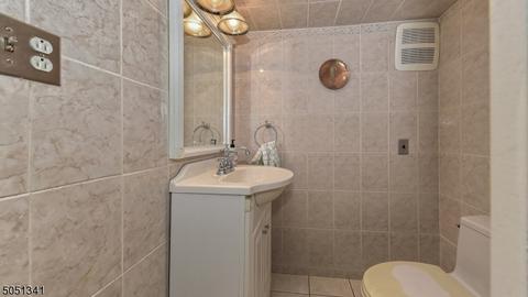 42 Herfort Rd, Wayne, NJ 07470 photo 20