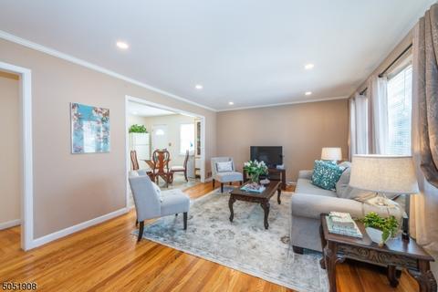 53 Devonshire Rd, Cedar Grove, NJ 07009 photo 3