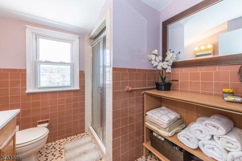 53 Devonshire Rd, Cedar Grove, NJ 07009 photo 20