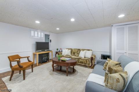 53 Devonshire Rd, Cedar Grove, NJ 07009 photo 17