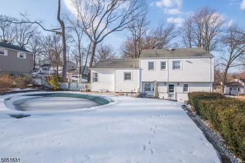 36 Baldwin Ter, Wayne, NJ 07470 photo 2