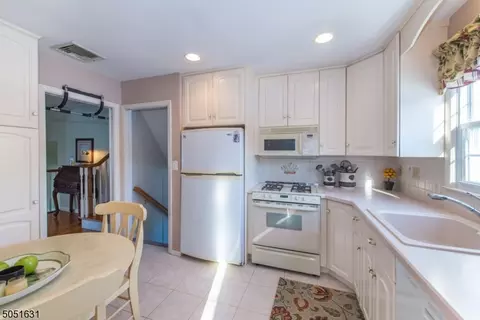 36 Baldwin Ter, Wayne, NJ 07470 photo 11