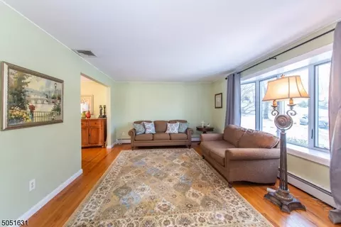 36 Baldwin Ter, Wayne, NJ 07470 photo 6