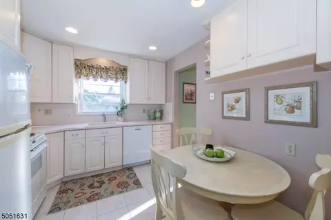36 Baldwin Ter, Wayne, NJ 07470 photo 9
