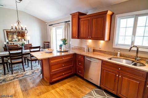 101 Andover Dr, Wayne, NJ 07470 photo 5