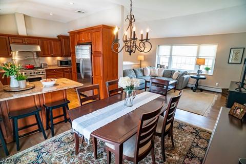 101 Andover Dr, Wayne, NJ 07470 photo 2