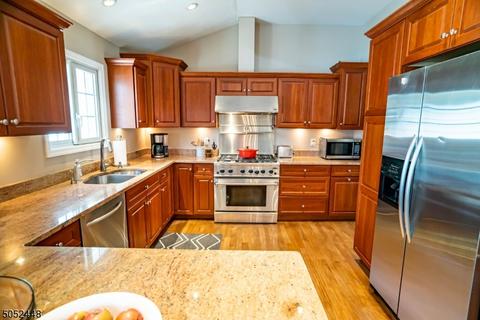 101 Andover Dr, Wayne, NJ 07470 photo 6