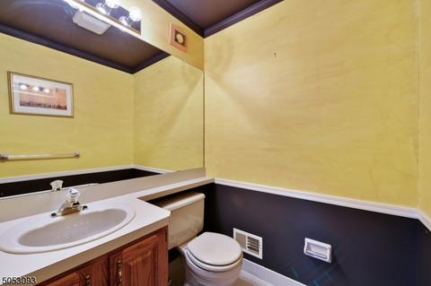14 Coniston Ct, Wayne, NJ 07470 photo 18