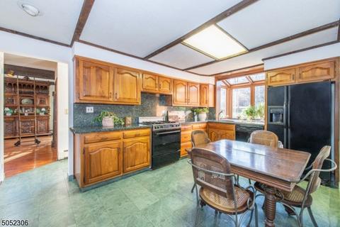 23 Myrtle Ave, Millburn, NJ 07041 photo 9