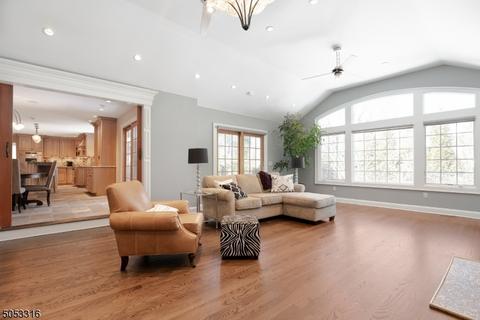 28 Lowell Dr, Wayne, NJ 07470 photo 13