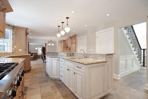 28 Lowell Dr, Wayne, NJ 07470 photo 9