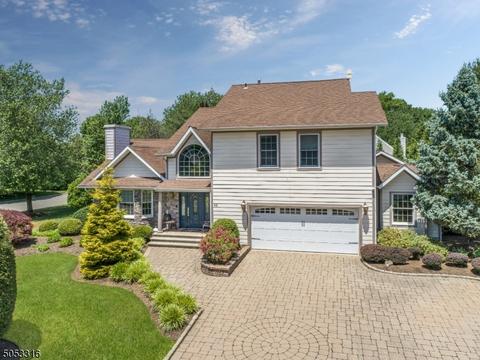 28 Lowell Dr, Wayne, NJ 07470 photo 1
