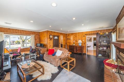 386 Alps Rd, Wayne, NJ 07470 photo 3