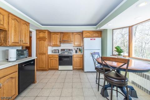 386 Alps Rd, Wayne, NJ 07470 photo 4