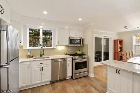 81 W End Ave, Summit, NJ 07901 photo 8